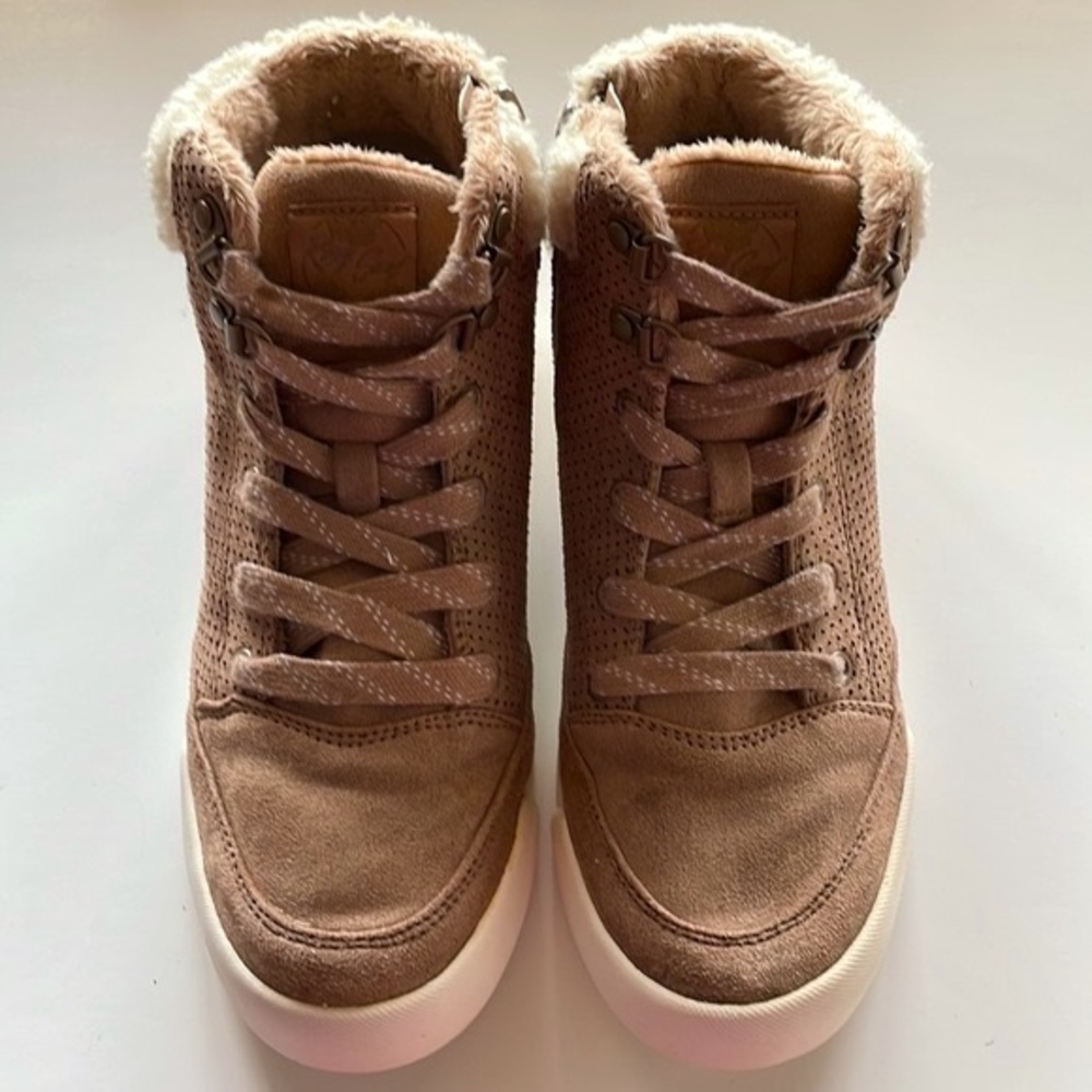 Roxy Camy Wedge Sneaker Boots Beige  Size 8